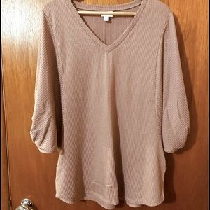 NWOT Lularoe renee top M